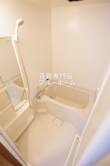 バス・シャワールーム　鏡のあるお風呂！
