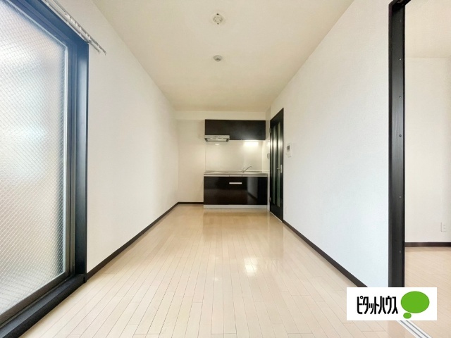 クレアーレ富小路の居間写真