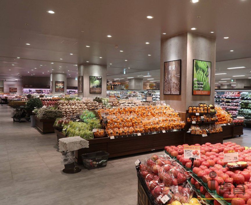 スーパー　ヤオコー浦和パルコ店（スーパー）まで460m