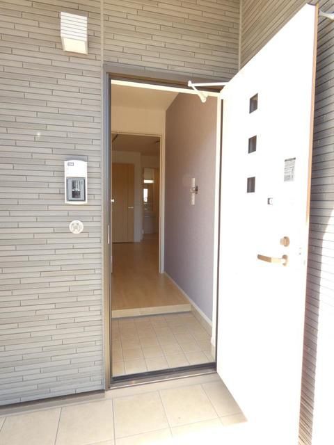 ＪＲ高崎線 行田駅 徒歩12分 2階建 築7年の玄関写真
