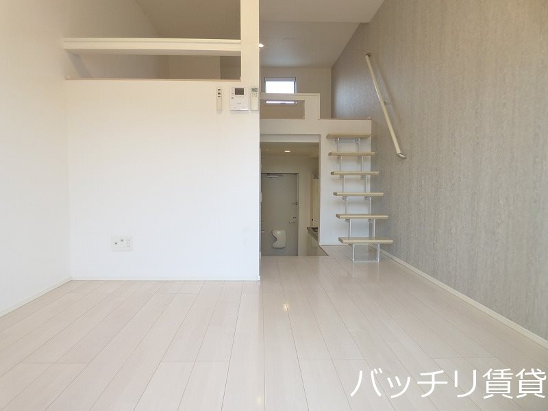 居室・リビング　同型タイプの為、現状を優先致します。