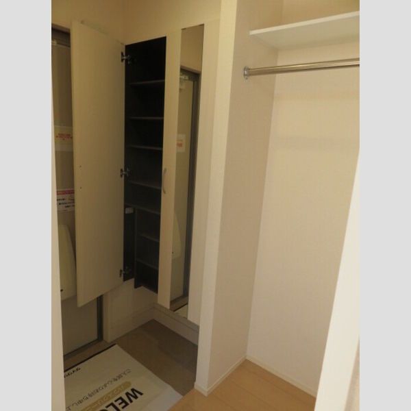 リバーエクレールの玄関写真