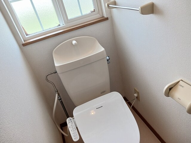 薩摩川内市 2階建 築26年のトイレ写真