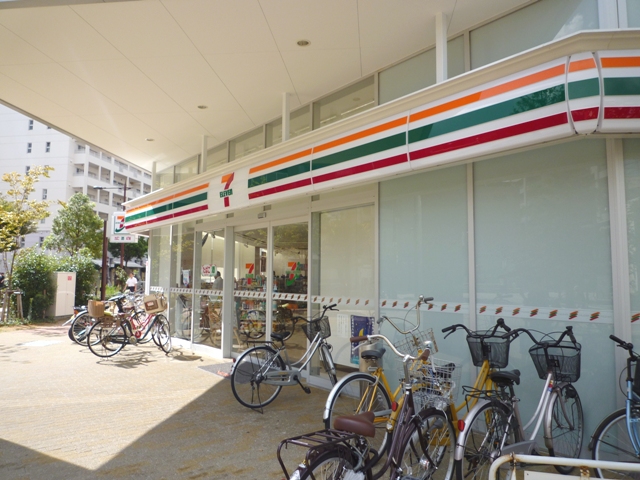 コンビニ　セブンイレブン尼崎潮江1丁目店（コンビニ）まで136m