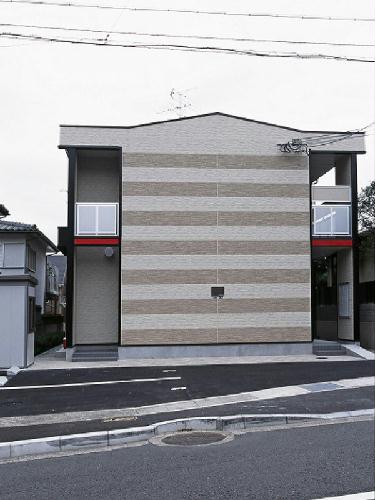 【レオパレス西岡本の建物外観】