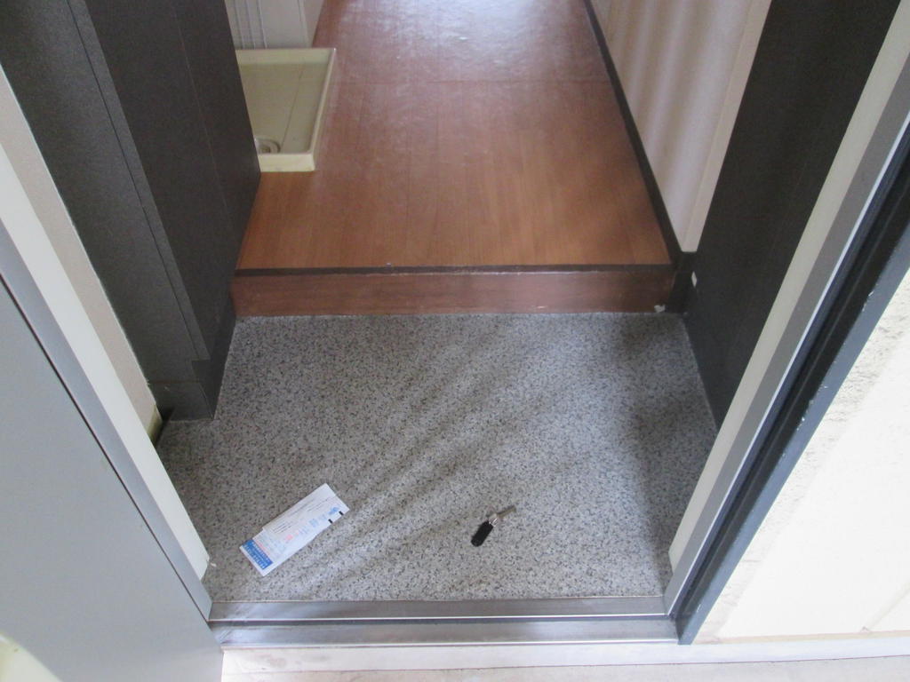 玄関　改装予定です。