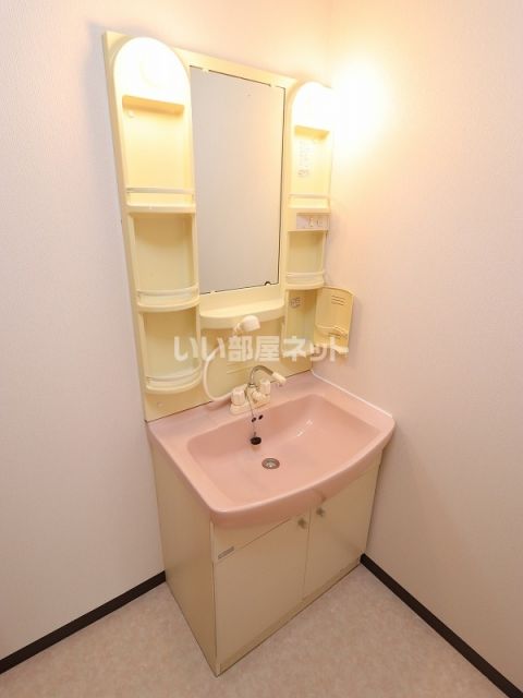 【福知山市駒場新町のアパートの洗面設備】