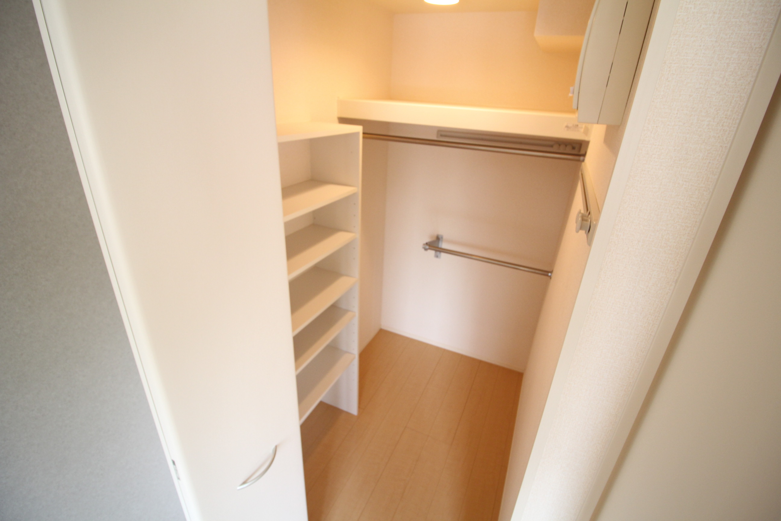 収納　ウォークインクローゼット★