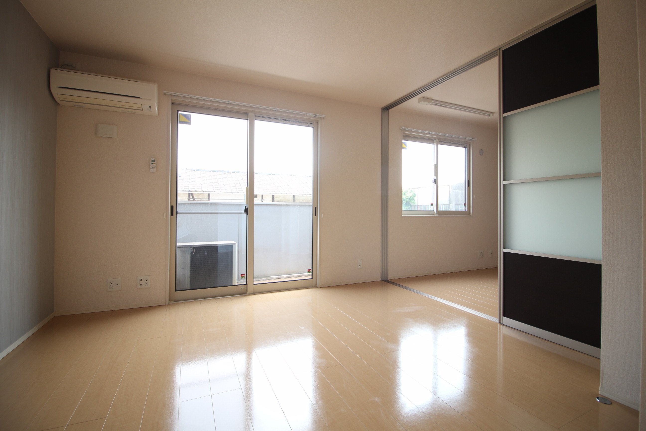 居室・リビング　リビングと洋室★