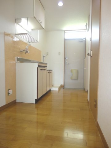 居室・リビング　こちらの居間で趣味の時間をお楽しみください