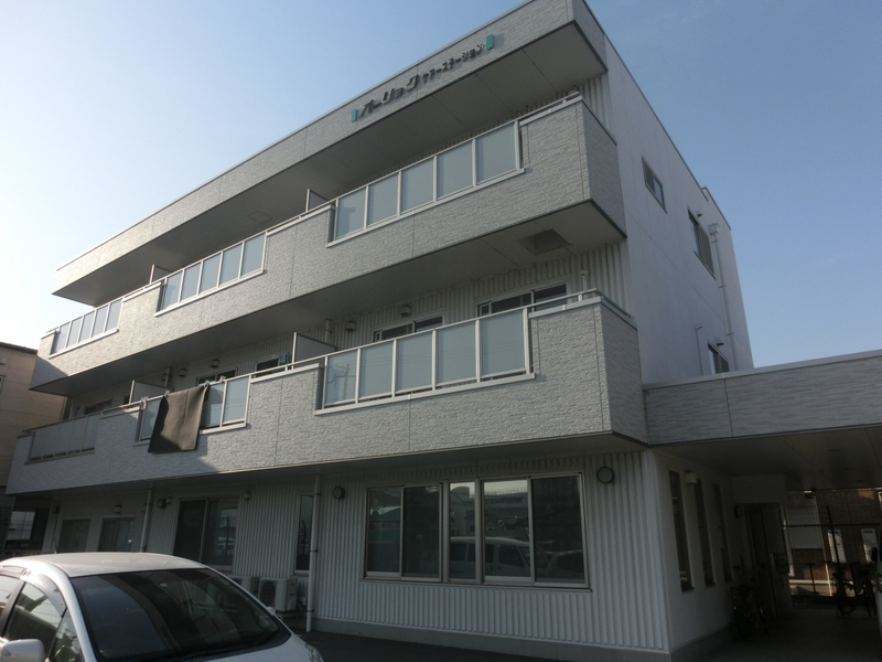 姫路市飾磨区野田町のマンションの建物外観