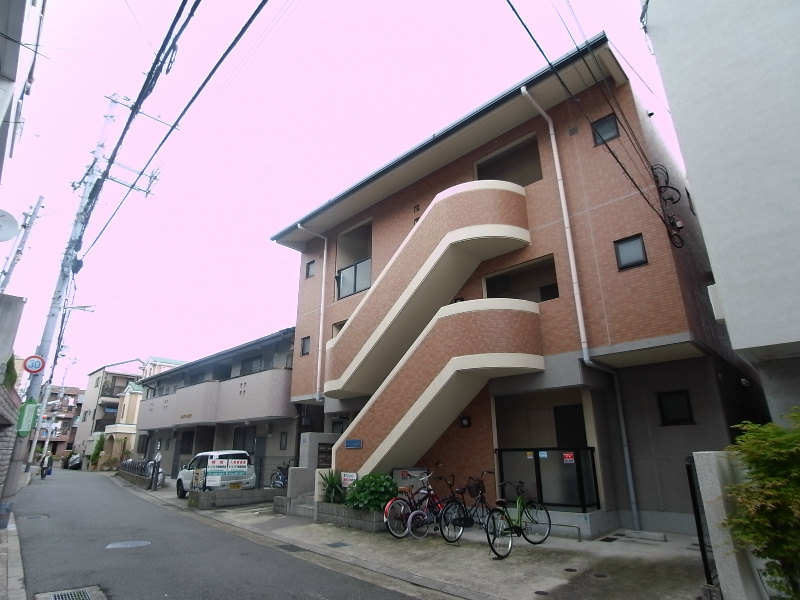 神戸市兵庫区大井通のマンションの建物外観