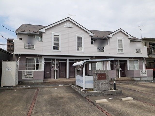 大垣市新長沢町のアパートの建物外観