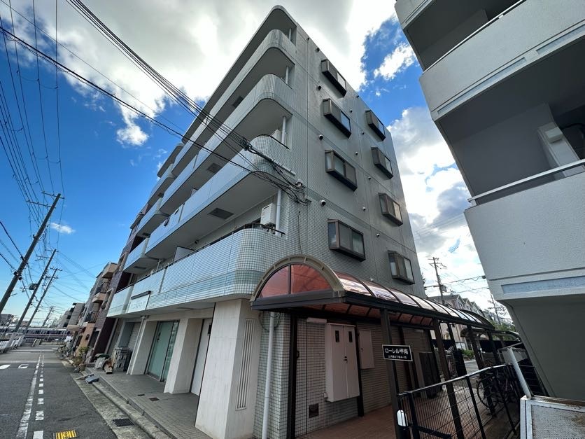 神戸市灘区上河原通のマンションの建物外観