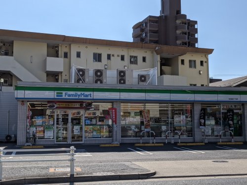 コンビニ　ファミリーマート 砂田橋五丁目店（コンビニ）まで647m