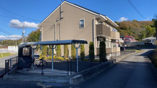 瀬戸内市長船町磯上のアパートの建物外観