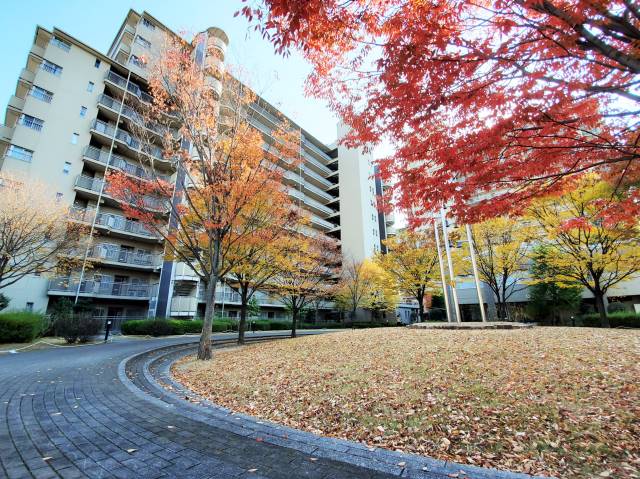 ファミールハイツ草津III番館の建物外観