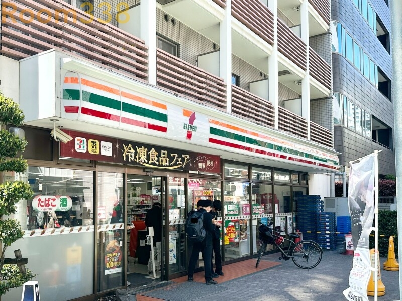 【新宿区北新宿のマンションのコンビニ】