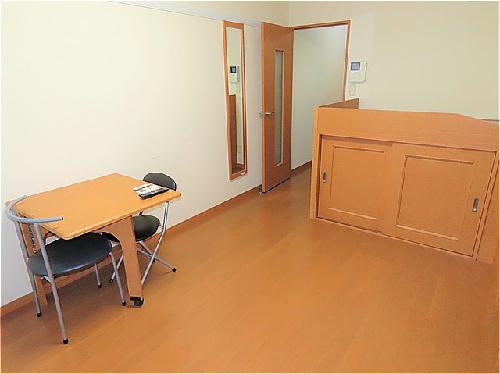 居室・リビング　ハイベッドタイプのお部屋です