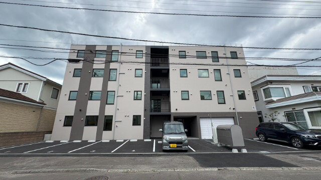 建物外観　２０２５年築ＲＣ４階建