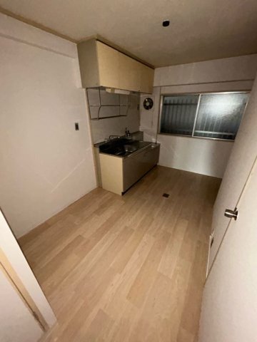 居室・リビング　こちらのリビングで趣味の時間をお楽しみください