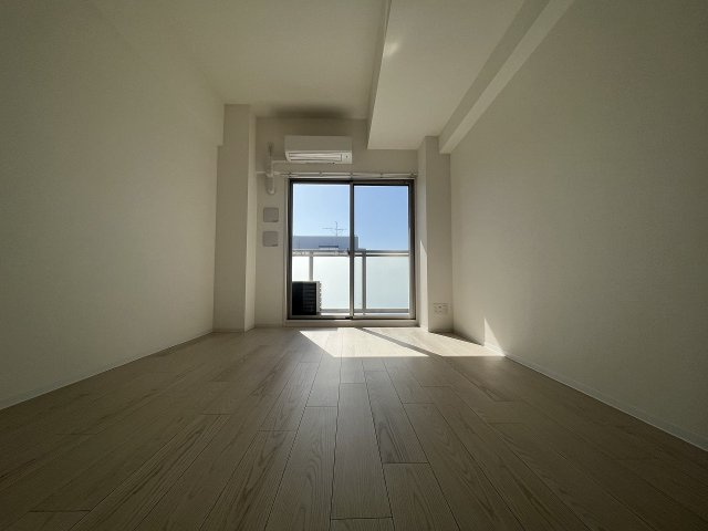 居室・リビング　こちらの居間で趣味の時間をお楽しみください