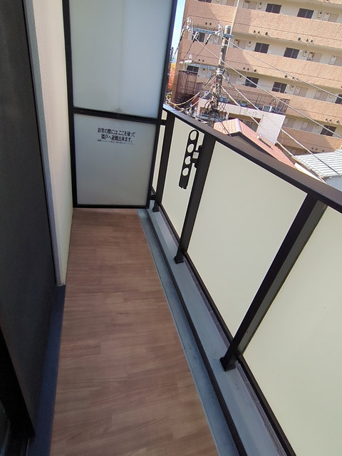 バルコニー　撮影日：２０２５年１１月１５日