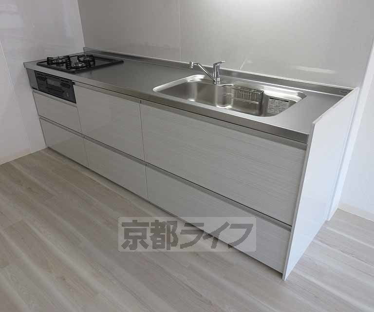 キッチン　とても広々としたシステムキッチンです！