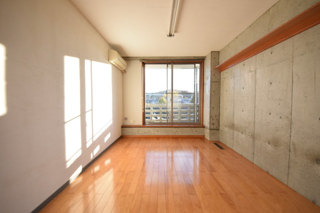 居室・リビング　★コンクリート打ちっぱなしのデザイナーズマンション★