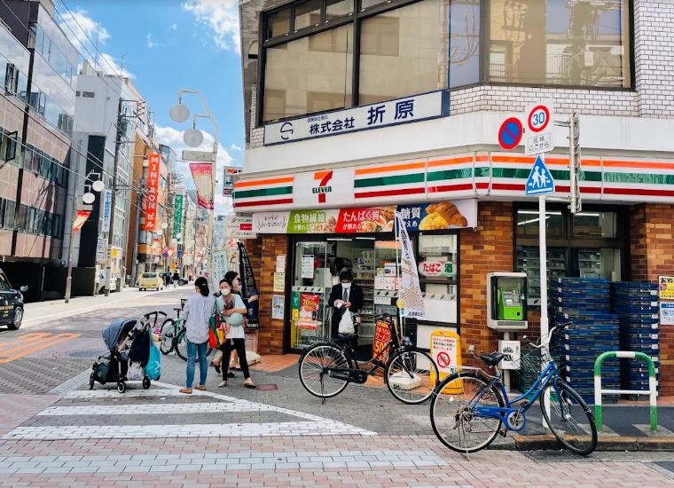 コンビニ　セブンイレブン 池袋北口平和通り店（コンビニ）まで323m