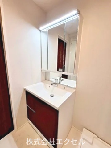 洗面設備　独立洗面台です。