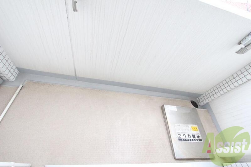 バルコニー　明るいバルコニーは快適で洗濯物も乾きやすいよ