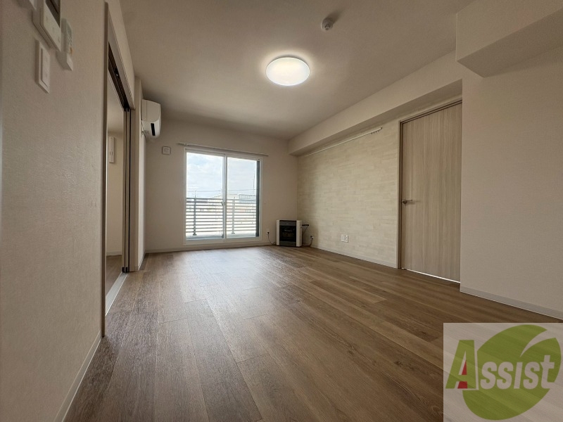 居室・リビング　広々としたリビングですね。使い勝手がよさそうですね！