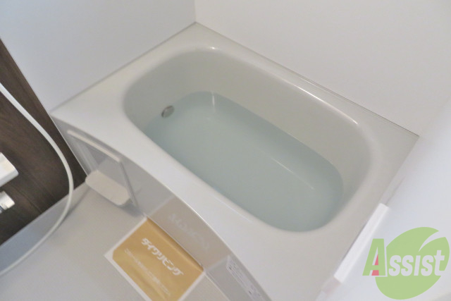 バス・シャワールーム　お風呂は追炊きが出来ます。しかも浴室乾燥機も付いてます。