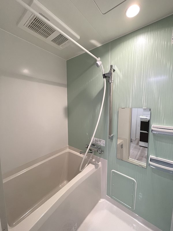 バス・シャワールーム　雨の日でも安心の浴室乾燥機付きです♪