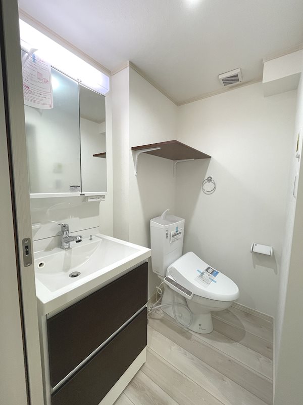 洗面設備　身支度に欠かせない独立洗面台♪