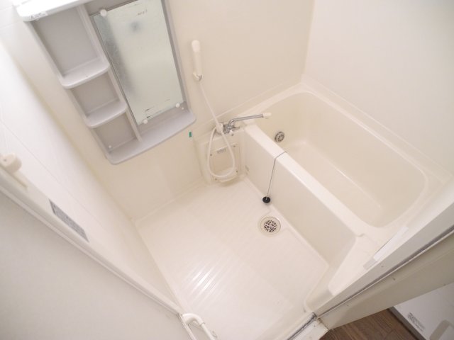 バス・シャワールーム　※室内画像は別号室のもの