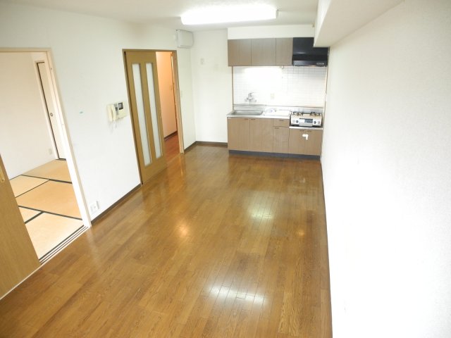 居室・リビング　※室内画像は別号室のもの