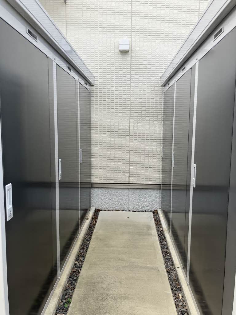 建物外観　ストッカー