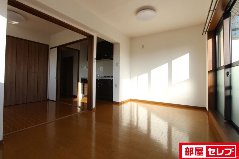 居室・リビング　※別号室のお写真です