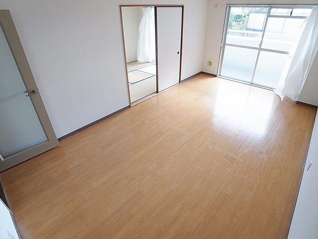 居室・リビング　リノベーション済で室内非常に美麗です。