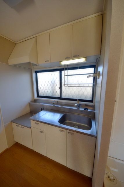 キッチン　お問合せはタウンハウジングまで