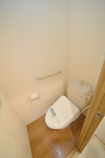 トイレ　お問合せはタウンハウジングまで