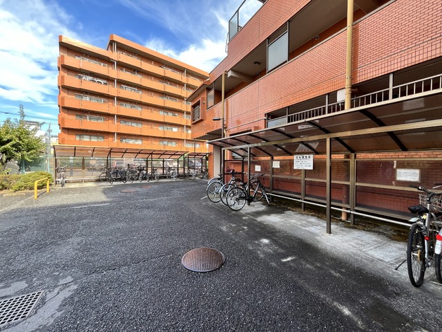 その他共有部分　★屋根付駐輪場★（空き状況・使用料等詳細はご確認下さい）