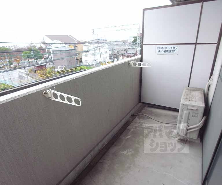 バルコニー　南向きバルコニー。