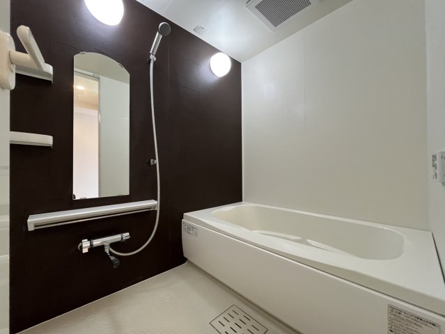 バス・シャワールーム　※同型タイプの為、現状優先