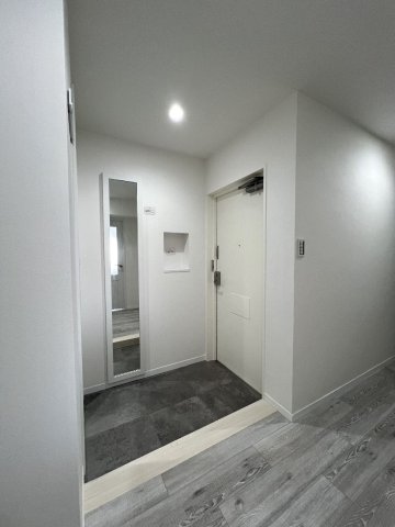 玄関　【ホワイトパレス】