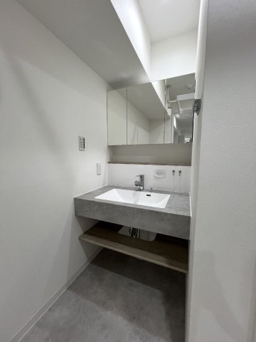 洗面設備　【ホワイトパレス】