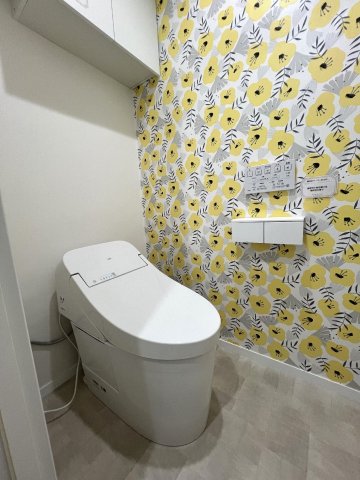 トイレ　【ホワイトパレス】