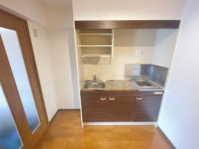 キッチン　キッチンの空間スペースもゆったりとしております